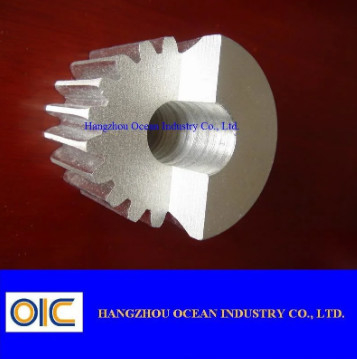 China Oem en odm transmissie reserveonderdelen voor radiator met uitgangsspanning 0-nominale invoerspanning leverancier