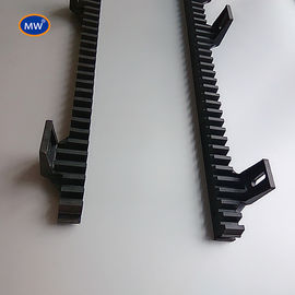 DIN 6 Straight Tooth Rack Gear 20mm Black Oxide Steel Rack Gear voor glijmpoortmotor leverancier